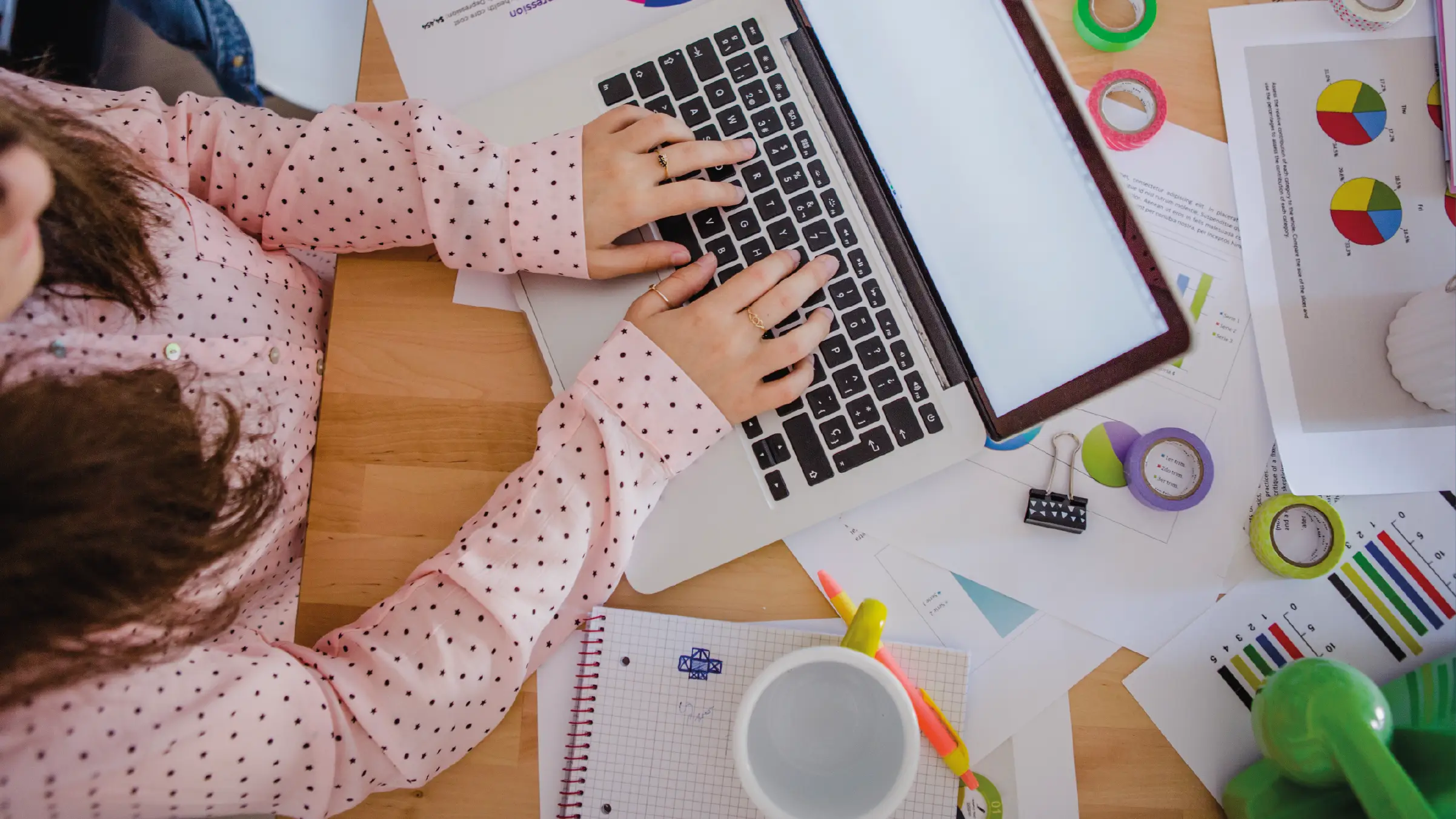 Formaci&oacute;n en marketing, growth, ventas e inteligencia artificial para negocios.